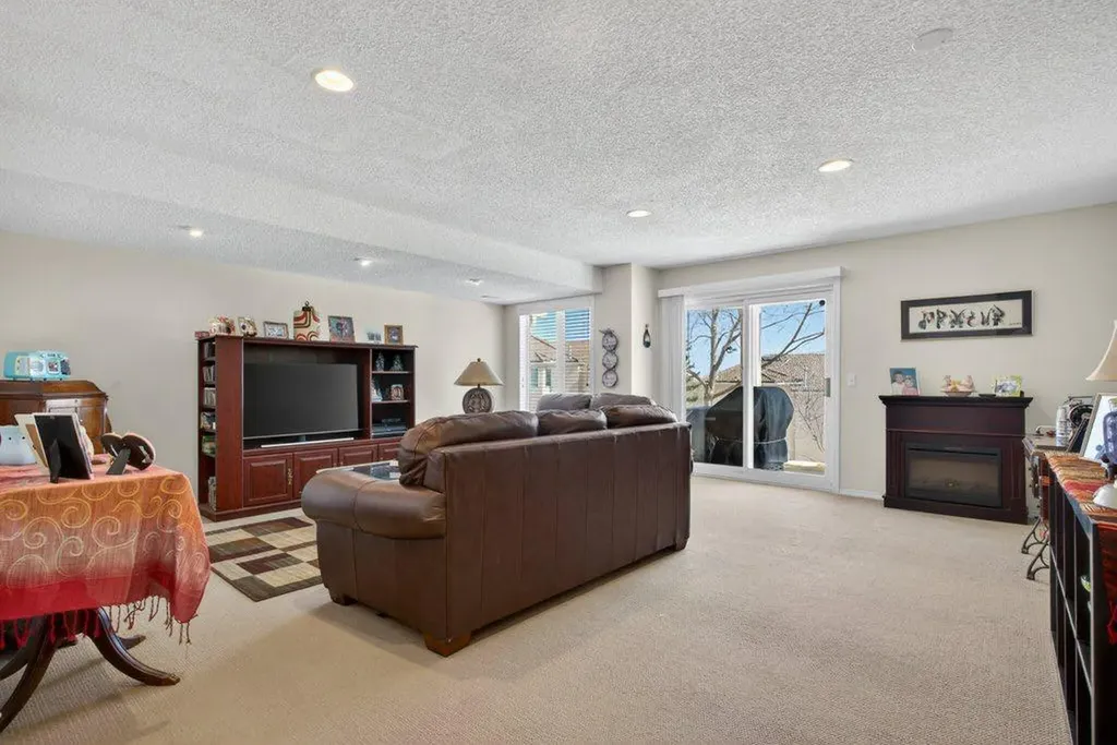 92 Hamptons Link NW Calgary AB T3A 5V9