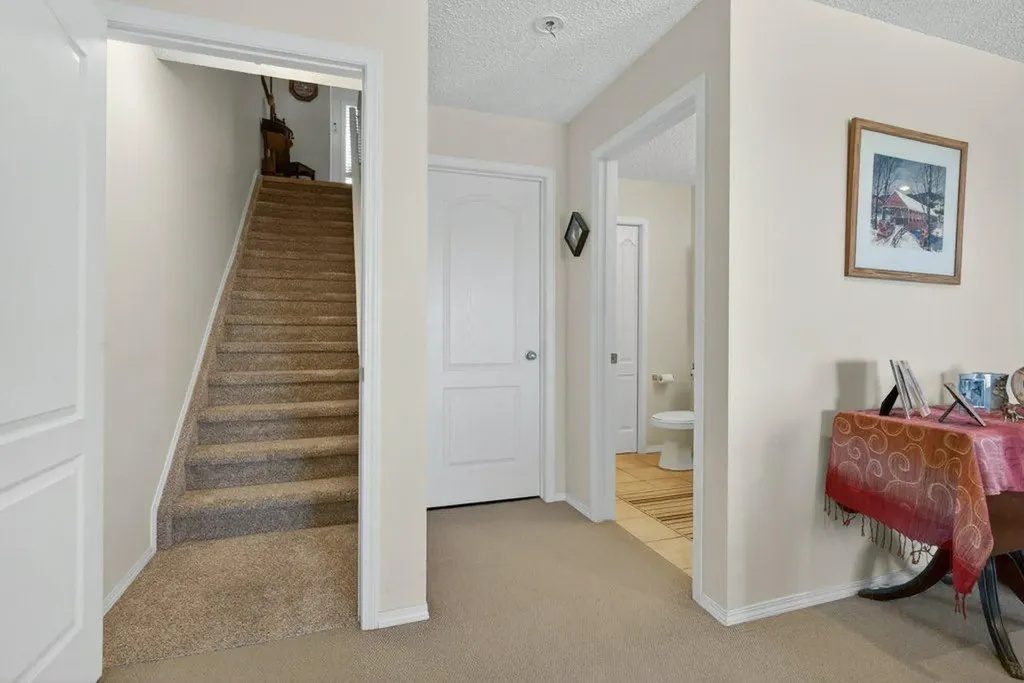 92 Hamptons Link NW Calgary AB T3A 5V9