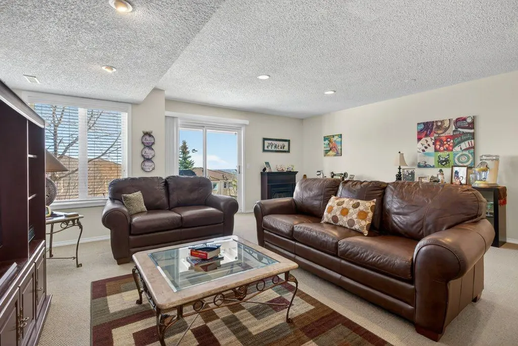 92 Hamptons Link NW Calgary AB T3A 5V9