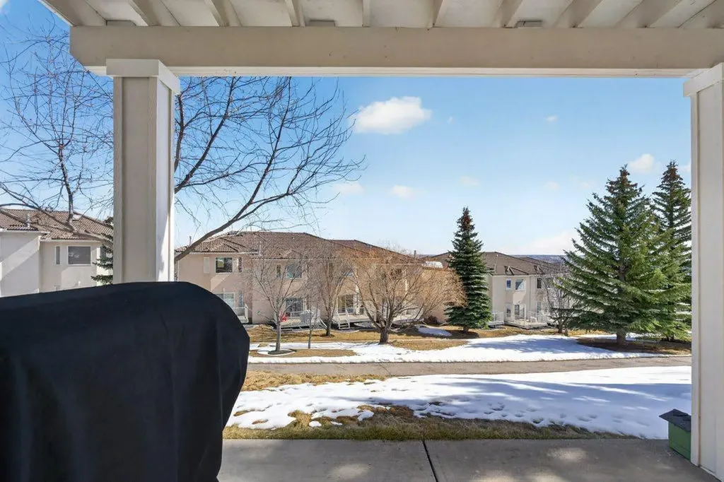 92 Hamptons Link NW Calgary AB T3A 5V9