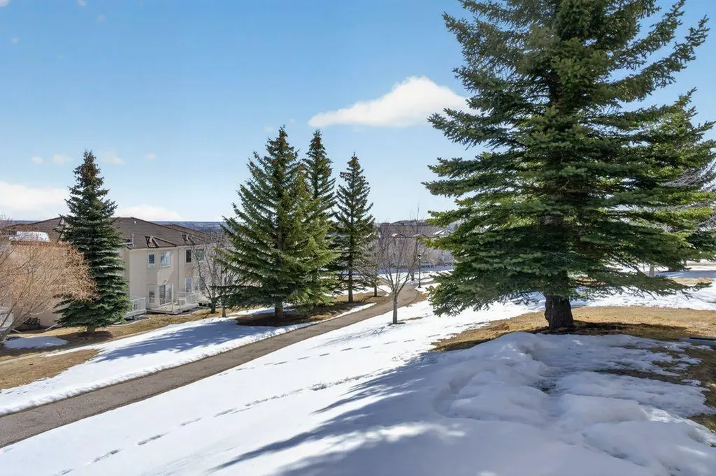 92 Hamptons Link NW Calgary AB T3A 5V9