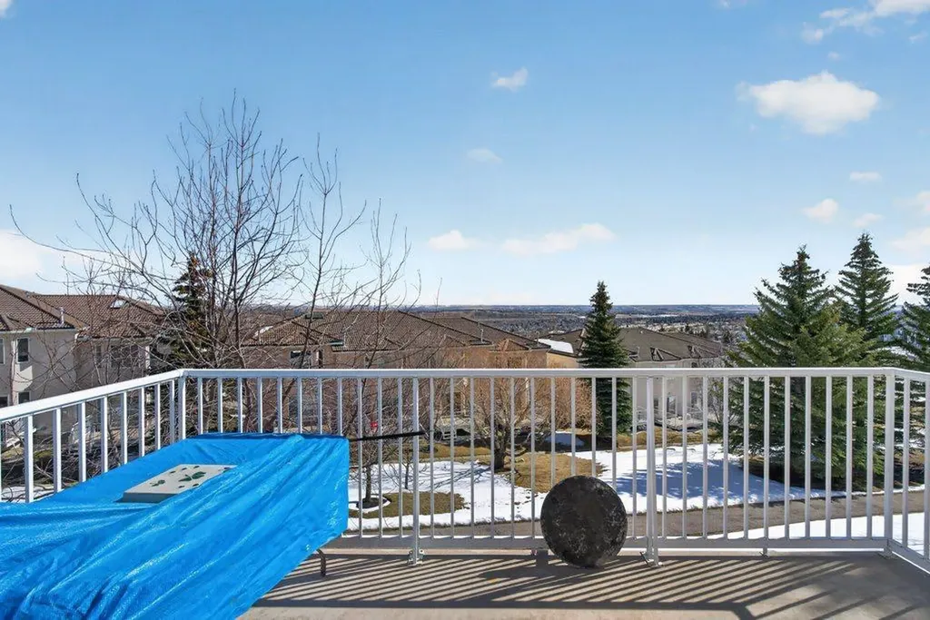 92 Hamptons Link NW Calgary AB T3A 5V9
