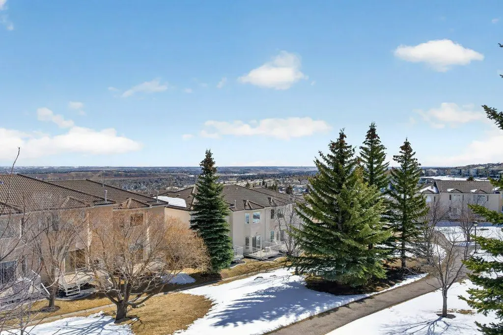92 Hamptons Link NW Calgary AB T3A 5V9