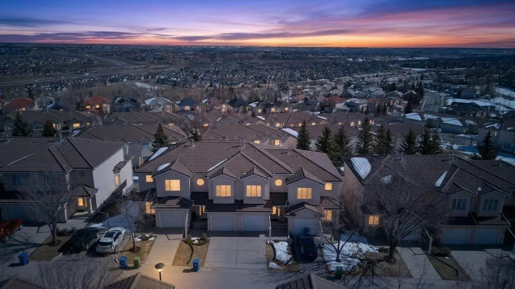 92 Hamptons Link NW Calgary AB T3A 5V9