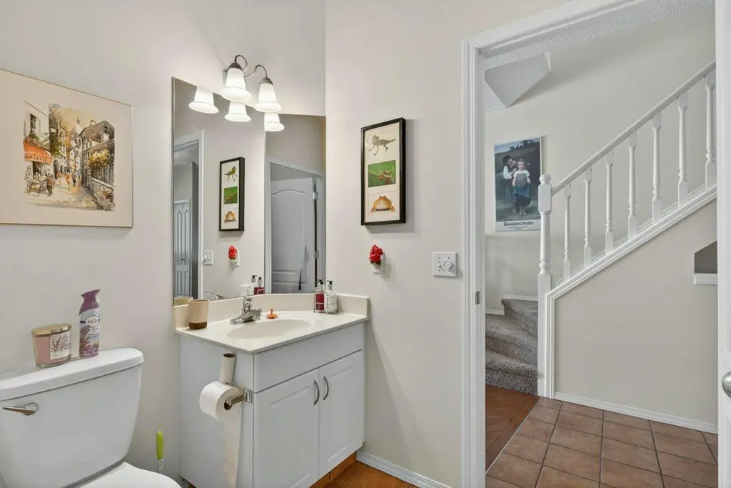 92 Hamptons Link NW Calgary AB T3A 5V9