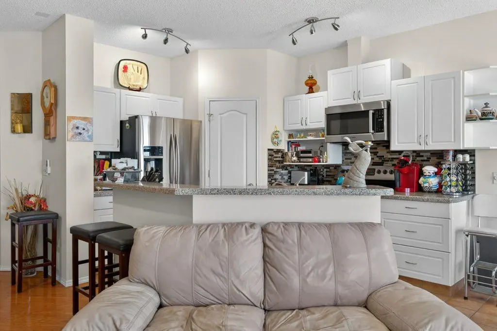 92 Hamptons Link NW Calgary AB T3A 5V9