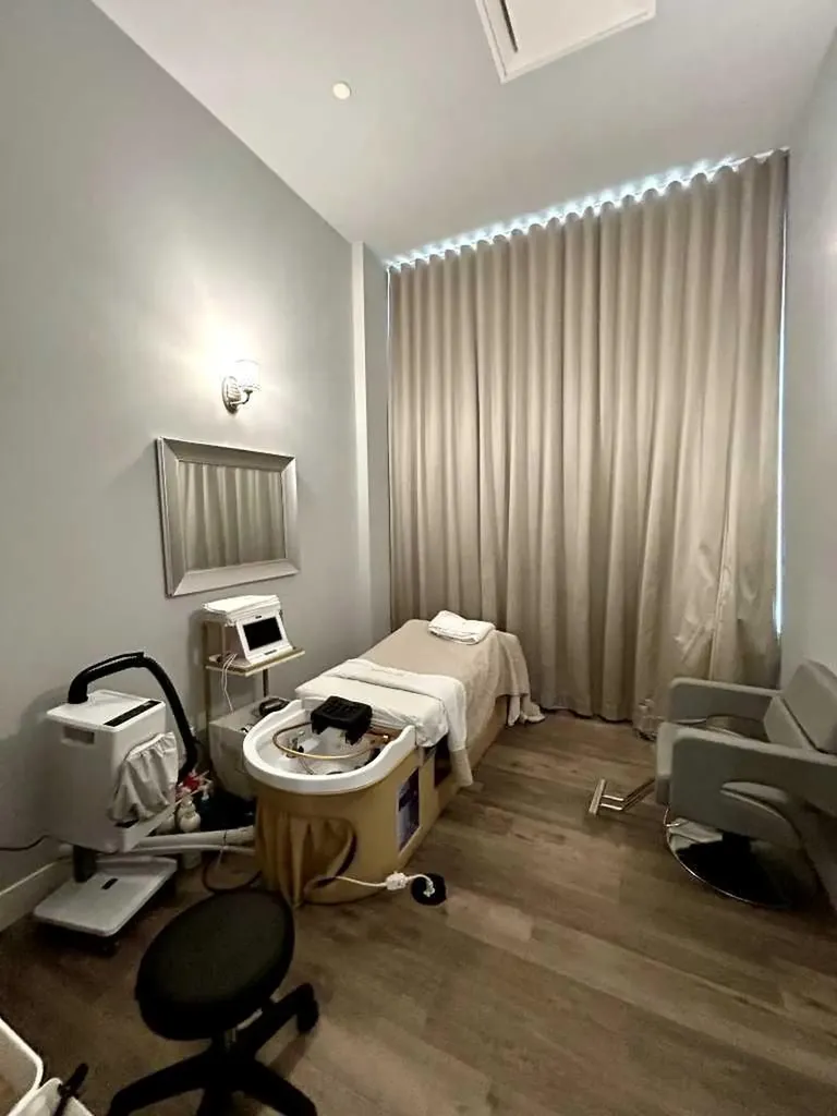 100 Mission Road SW Calgary AB T2S 3H4