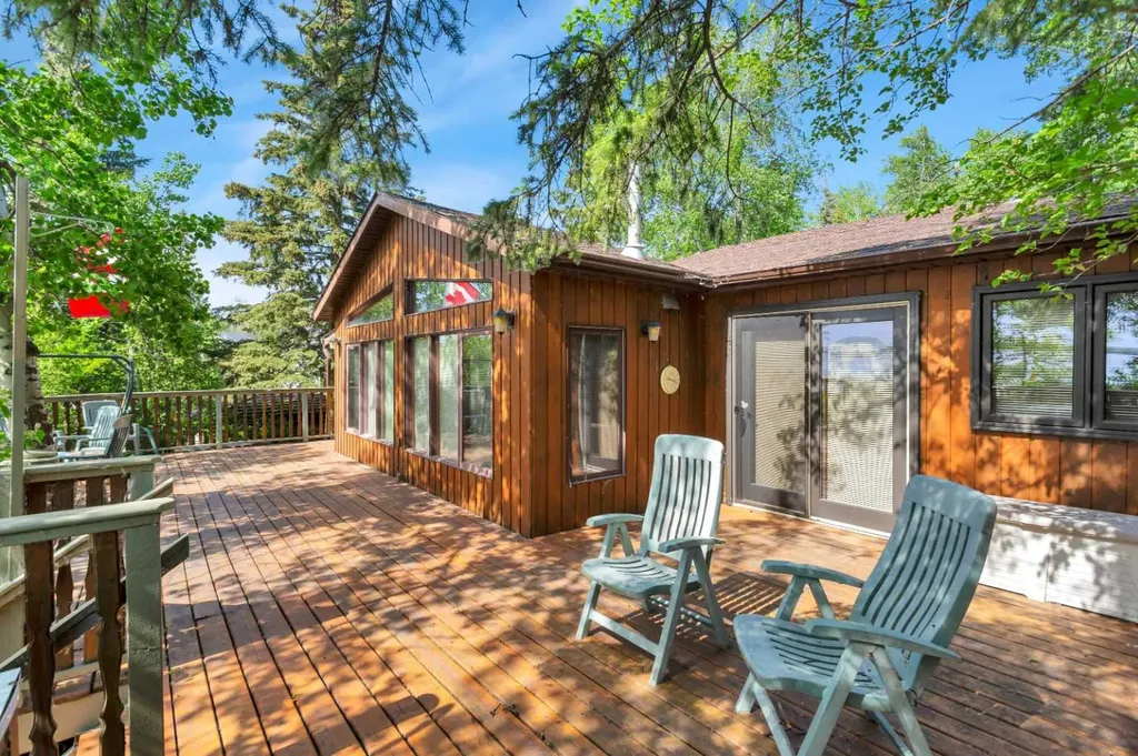 133 Birchcliff Road Birchcliff AB T4S 1R6