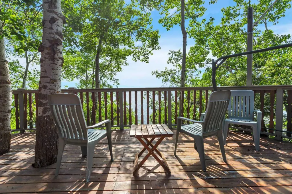 133 Birchcliff Road Birchcliff AB T4S 1R6