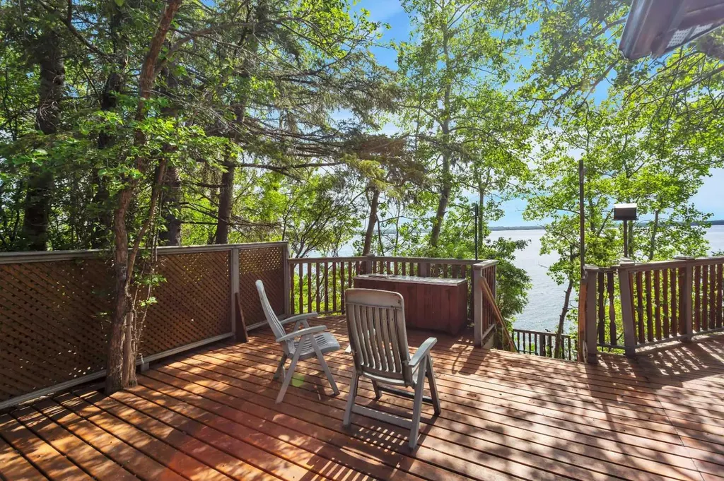 133 Birchcliff Road Birchcliff AB T4S 1R6