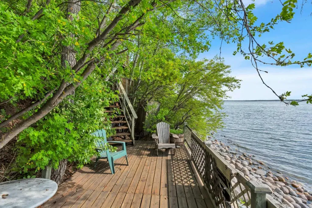 133 Birchcliff Road Birchcliff AB T4S 1R6