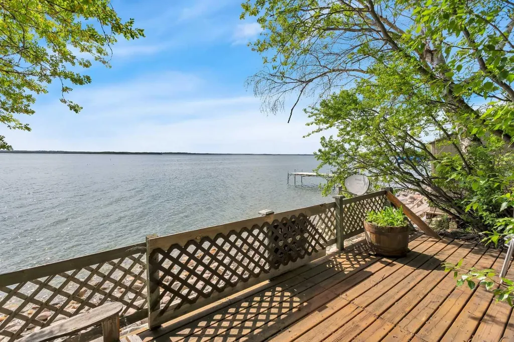 133 Birchcliff Road Birchcliff AB T4S 1R6