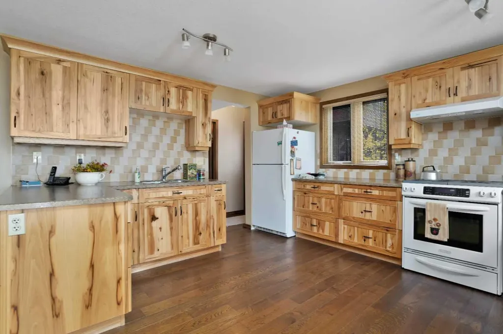 133 Birchcliff Road Birchcliff AB T4S 1R6