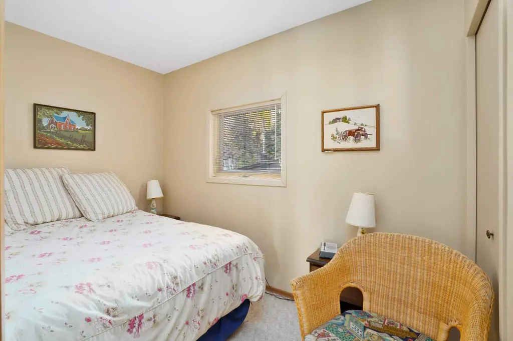 133 Birchcliff Road Birchcliff AB T4S 1R6