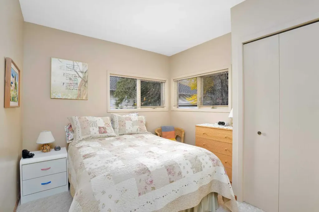 133 Birchcliff Road Birchcliff AB T4S 1R6