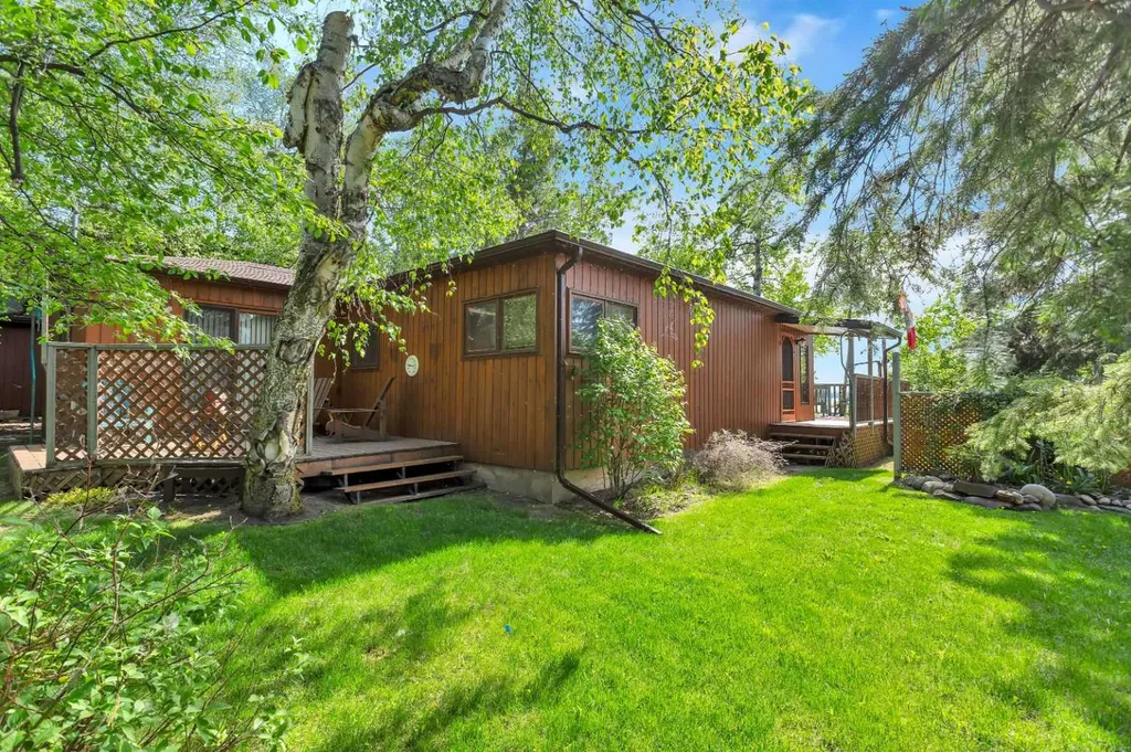 133 Birchcliff Road Birchcliff AB T4S 1R6