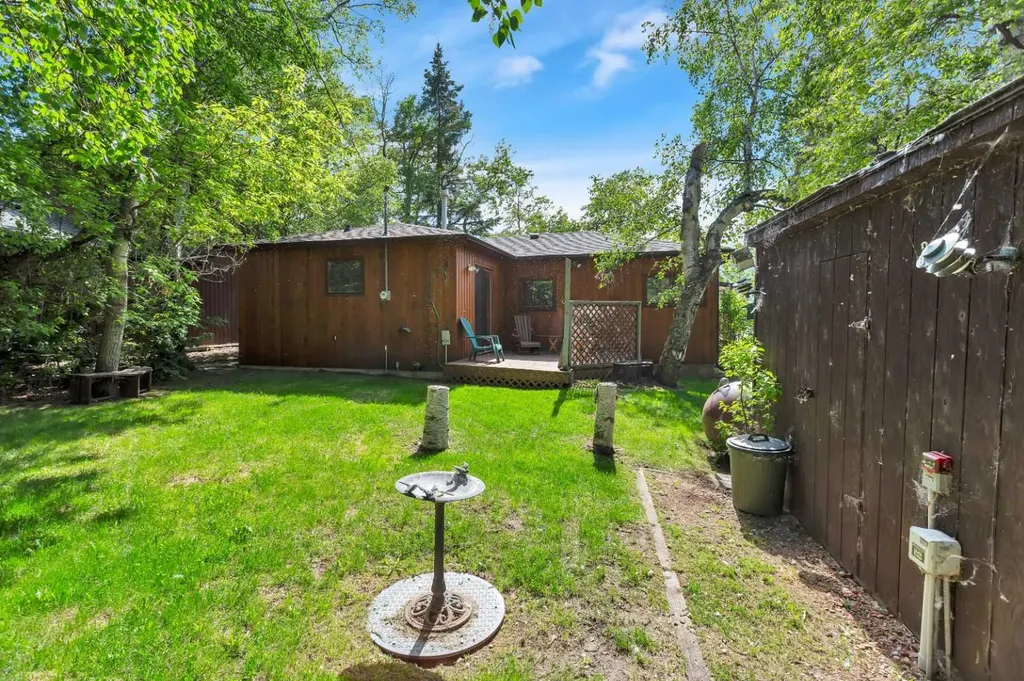 133 Birchcliff Road Birchcliff AB T4S 1R6