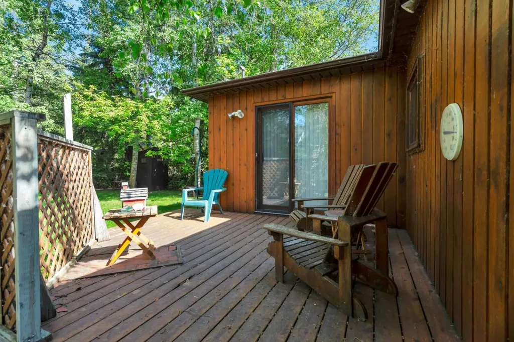 133 Birchcliff Road Birchcliff AB T4S 1R6