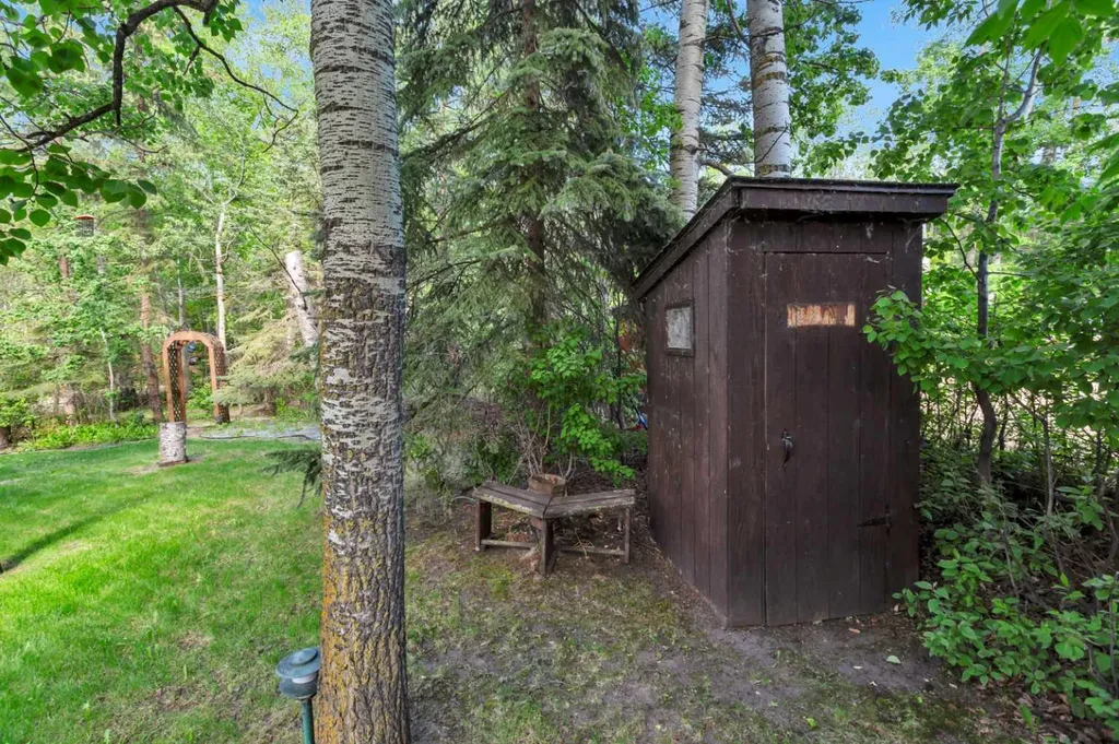 133 Birchcliff Road Birchcliff AB T4S 1R6