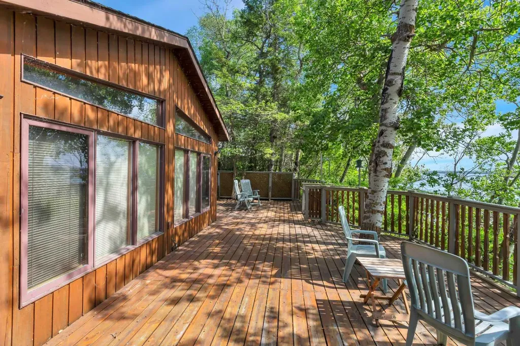 133 Birchcliff Road Birchcliff AB T4S 1R6