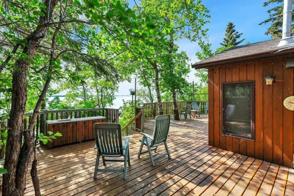 133 Birchcliff Road Birchcliff AB T4S 1R6