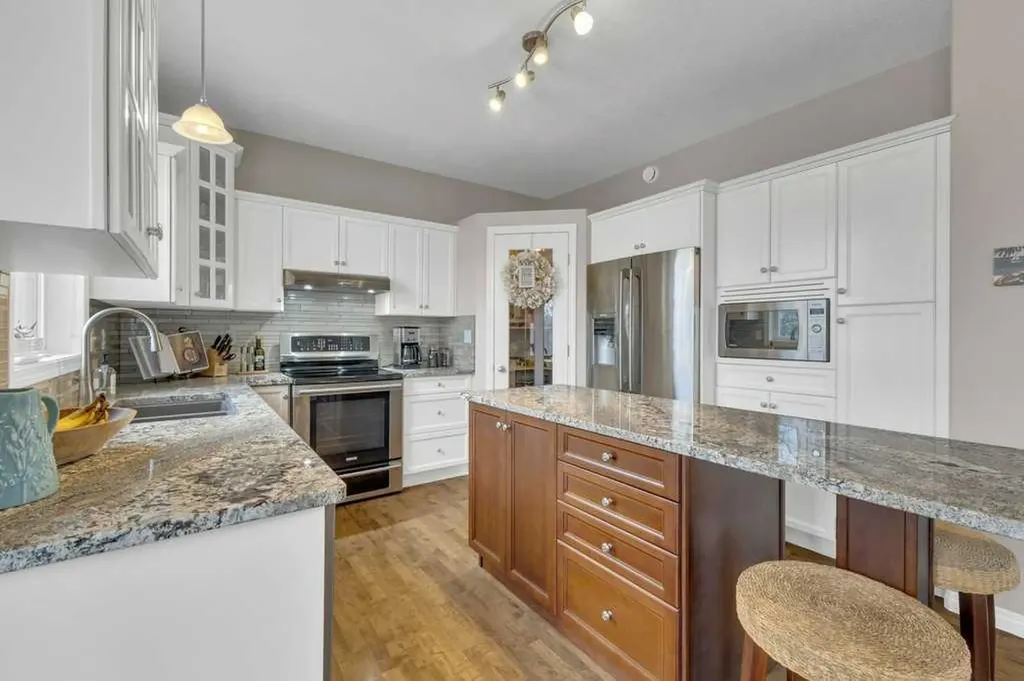 190 Asmundsen Avenue Red Deer AB T4R 2X5