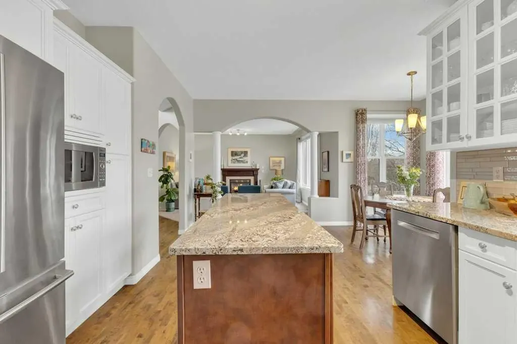 190 Asmundsen Avenue Red Deer AB T4R 2X5