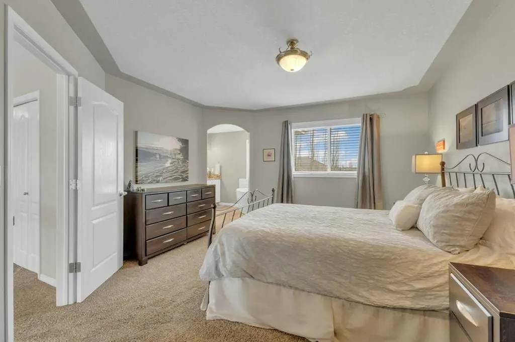 190 Asmundsen Avenue Red Deer AB T4R 2X5