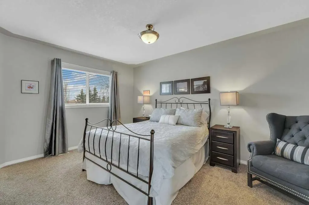 190 Asmundsen Avenue Red Deer AB T4R 2X5