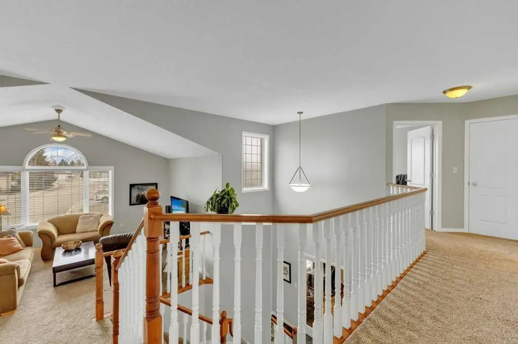 190 Asmundsen Avenue Red Deer AB T4R 2X5
