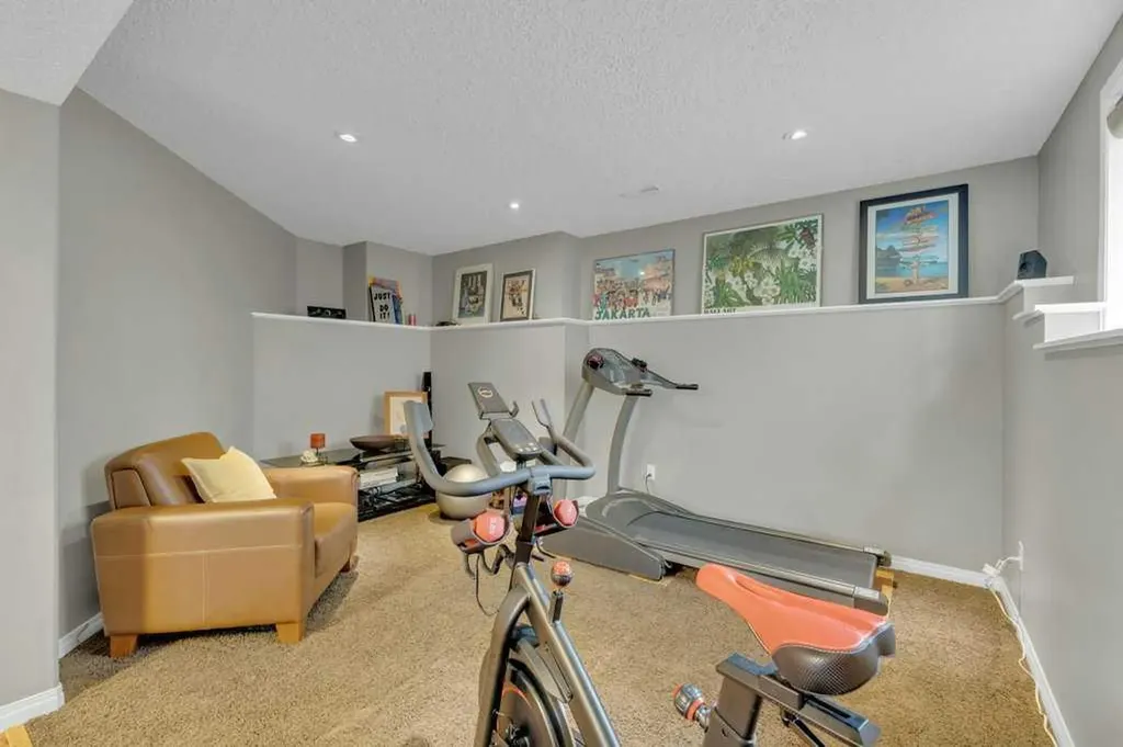 190 Asmundsen Avenue Red Deer AB T4R 2X5