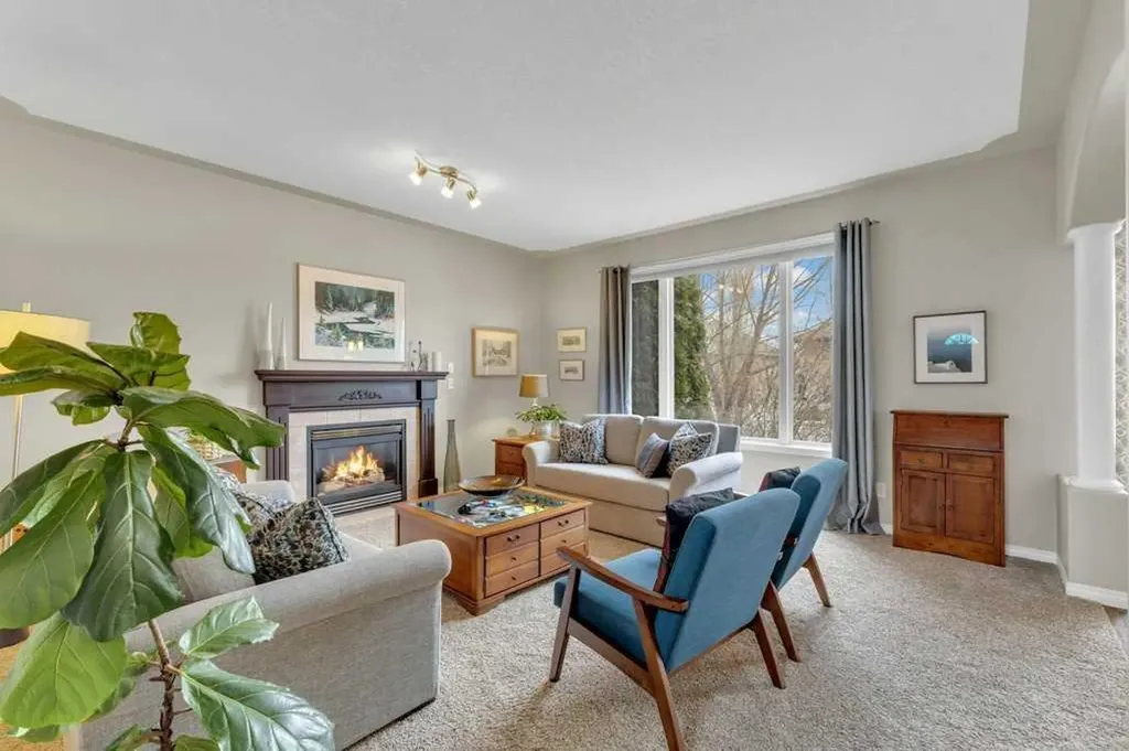 190 Asmundsen Avenue Red Deer AB T4R 2X5
