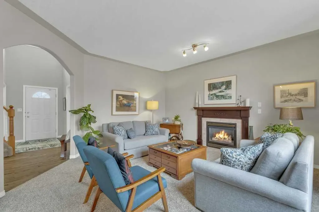 190 Asmundsen Avenue Red Deer AB T4R 2X5