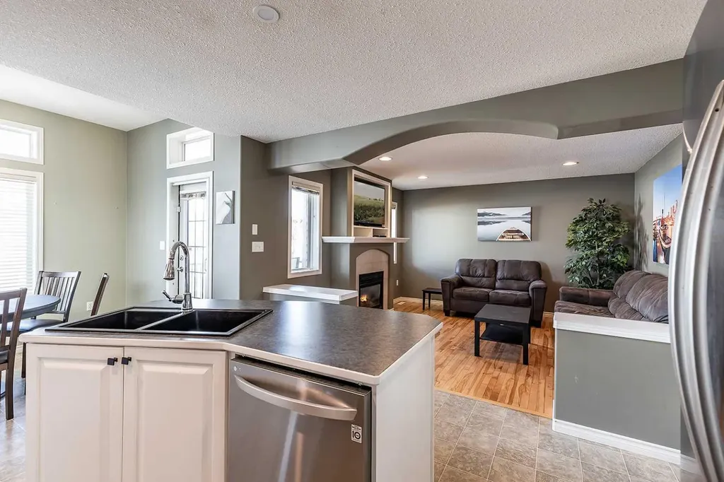 600 Stark Way SE Medicine Hat AB T1B4P6