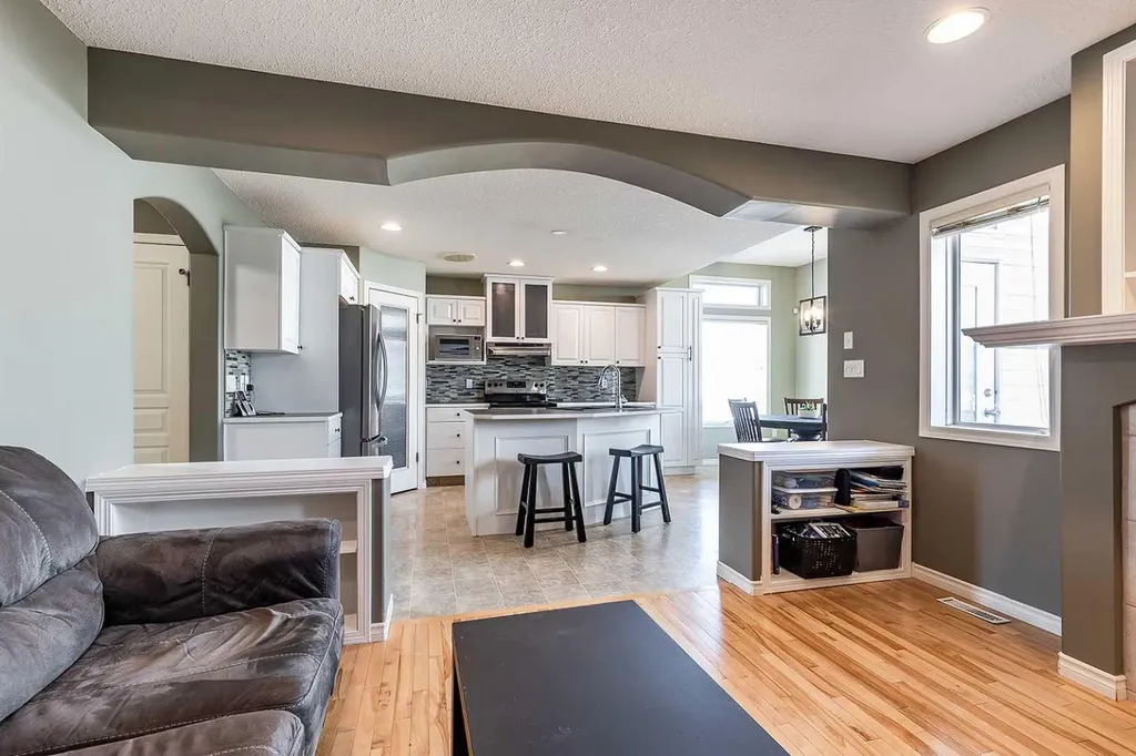 600 Stark Way SE Medicine Hat AB T1B4P6