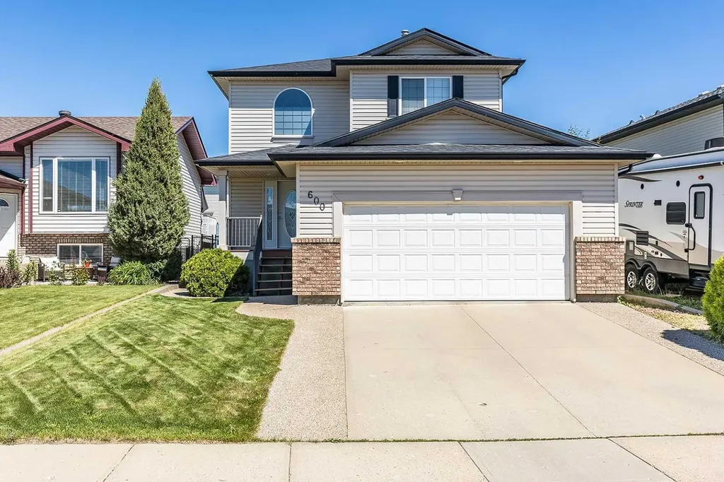 600 Stark Way SE Medicine Hat AB T1B4P6