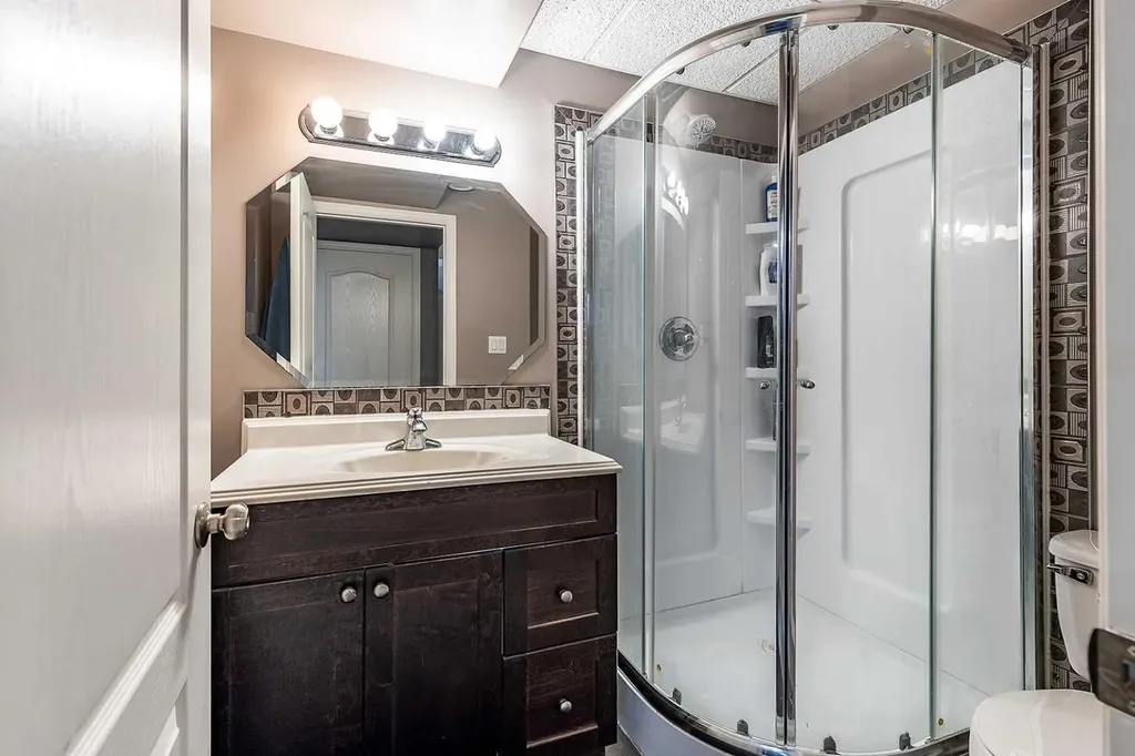 600 Stark Way SE Medicine Hat AB T1B4P6