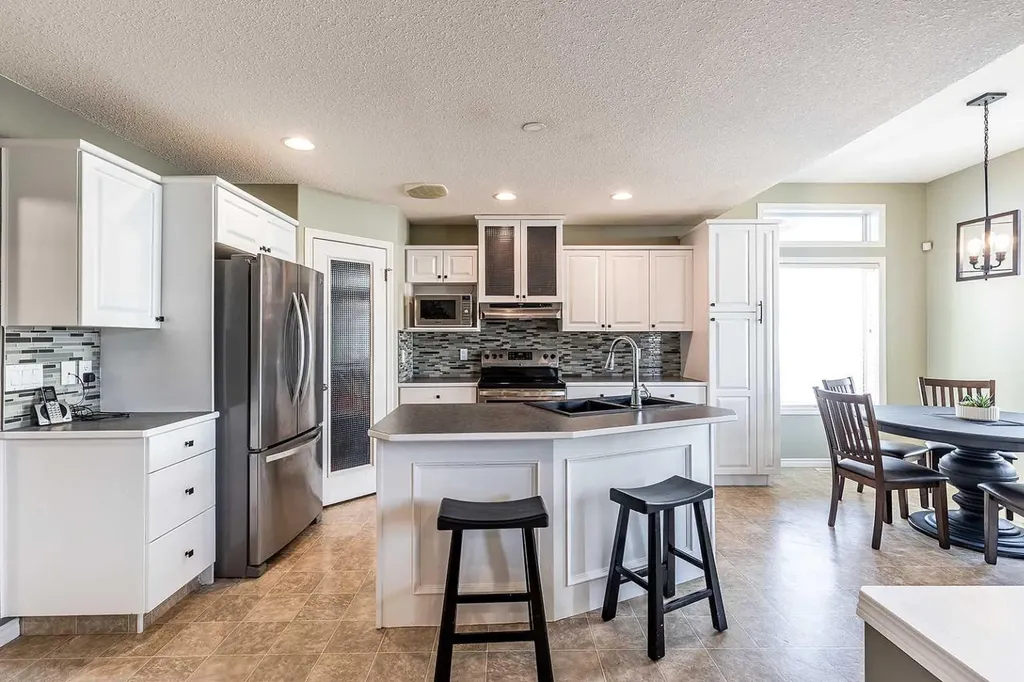 600 Stark Way SE Medicine Hat AB T1B4P6