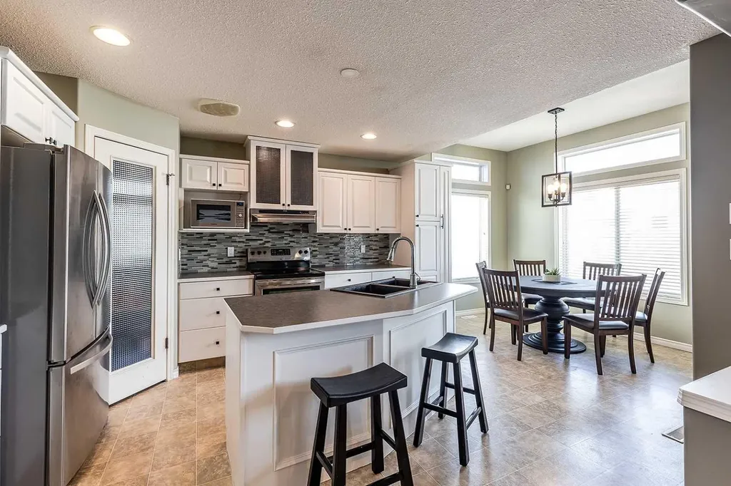 600 Stark Way SE Medicine Hat AB T1B4P6