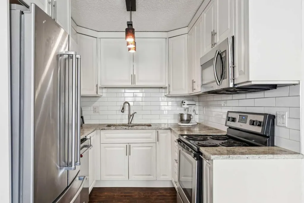 28 Templegreen Bay NE Calgary AB T1Y 4Z3