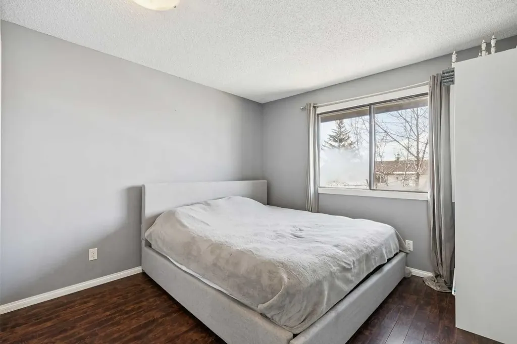 28 Templegreen Bay NE Calgary AB T1Y 4Z3