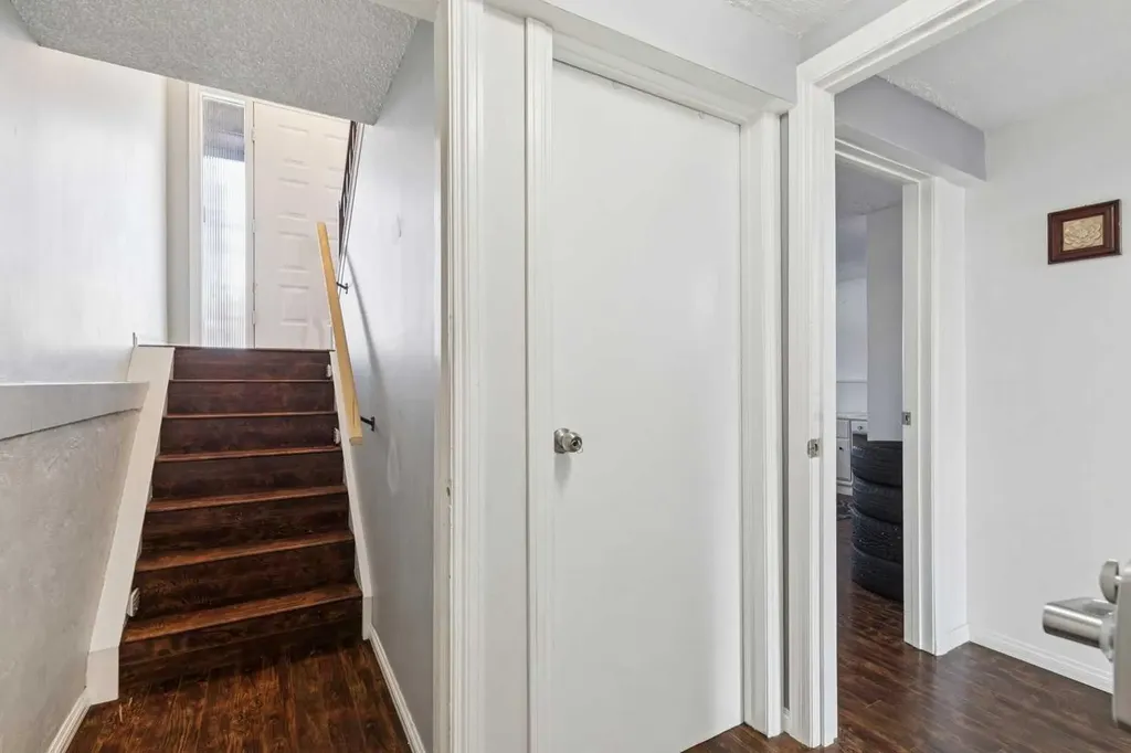 28 Templegreen Bay NE Calgary AB T1Y 4Z3