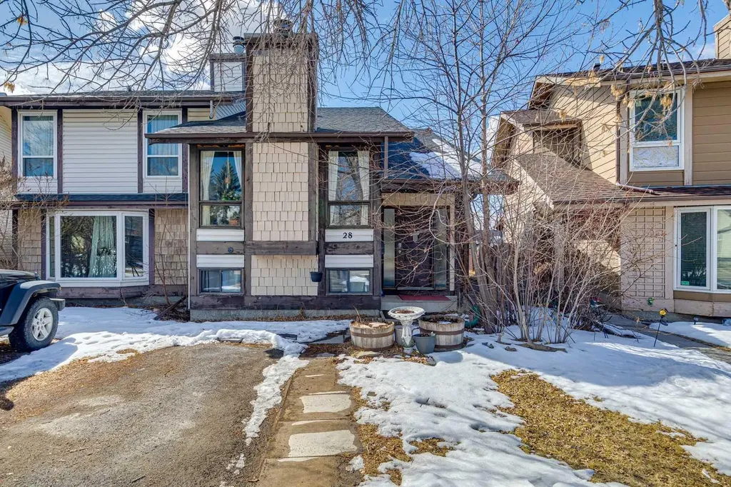 28 Templegreen Bay NE Calgary AB T1Y 4Z3