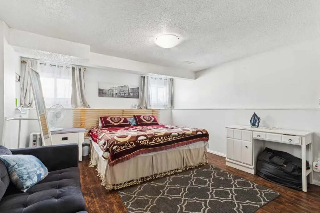 28 Templegreen Bay NE Calgary AB T1Y 4Z3