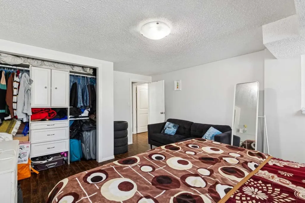 28 Templegreen Bay NE Calgary AB T1Y 4Z3