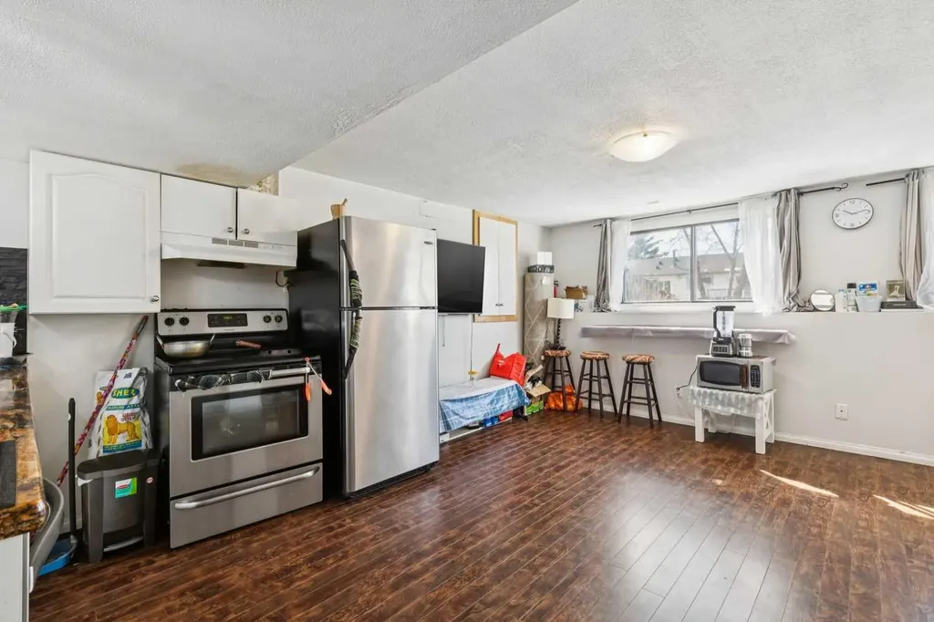 28 Templegreen Bay NE Calgary AB T1Y 4Z3