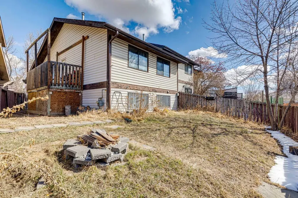 28 Templegreen Bay NE Calgary AB T1Y 4Z3