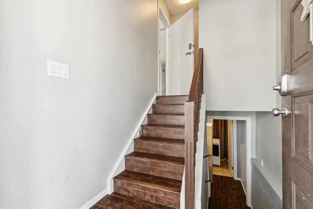 28 Templegreen Bay NE Calgary AB T1Y 4Z3