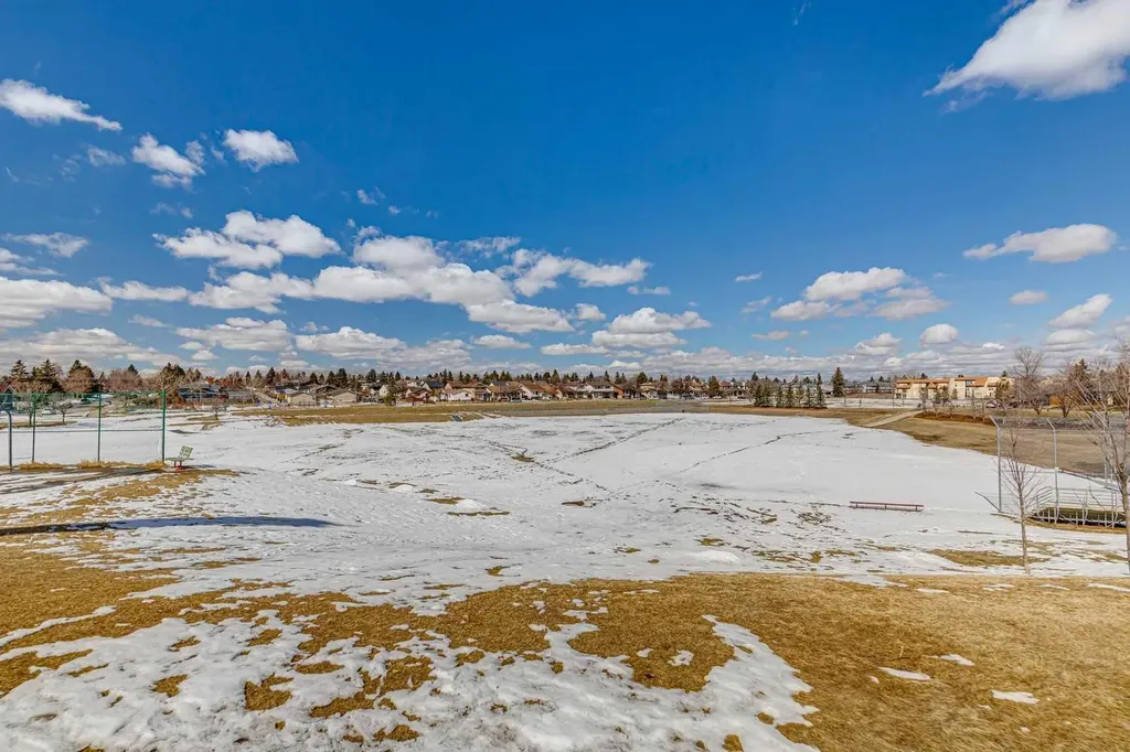 28 Templegreen Bay NE Calgary AB T1Y 4Z3