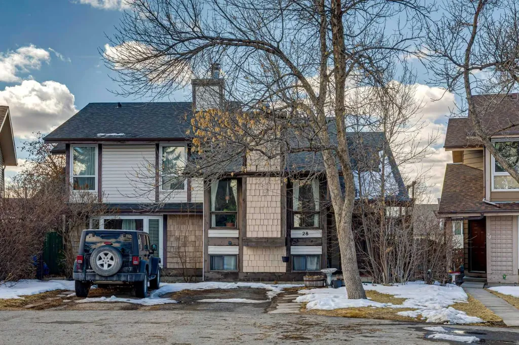 28 Templegreen Bay NE Calgary AB T1Y 4Z3
